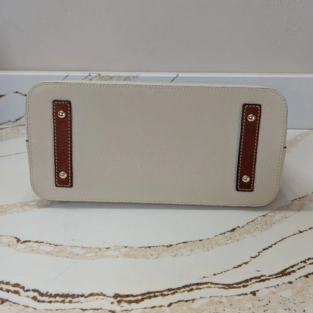 Dooney & Bourke shoulder, pristine condition! - Picture 5 of 8